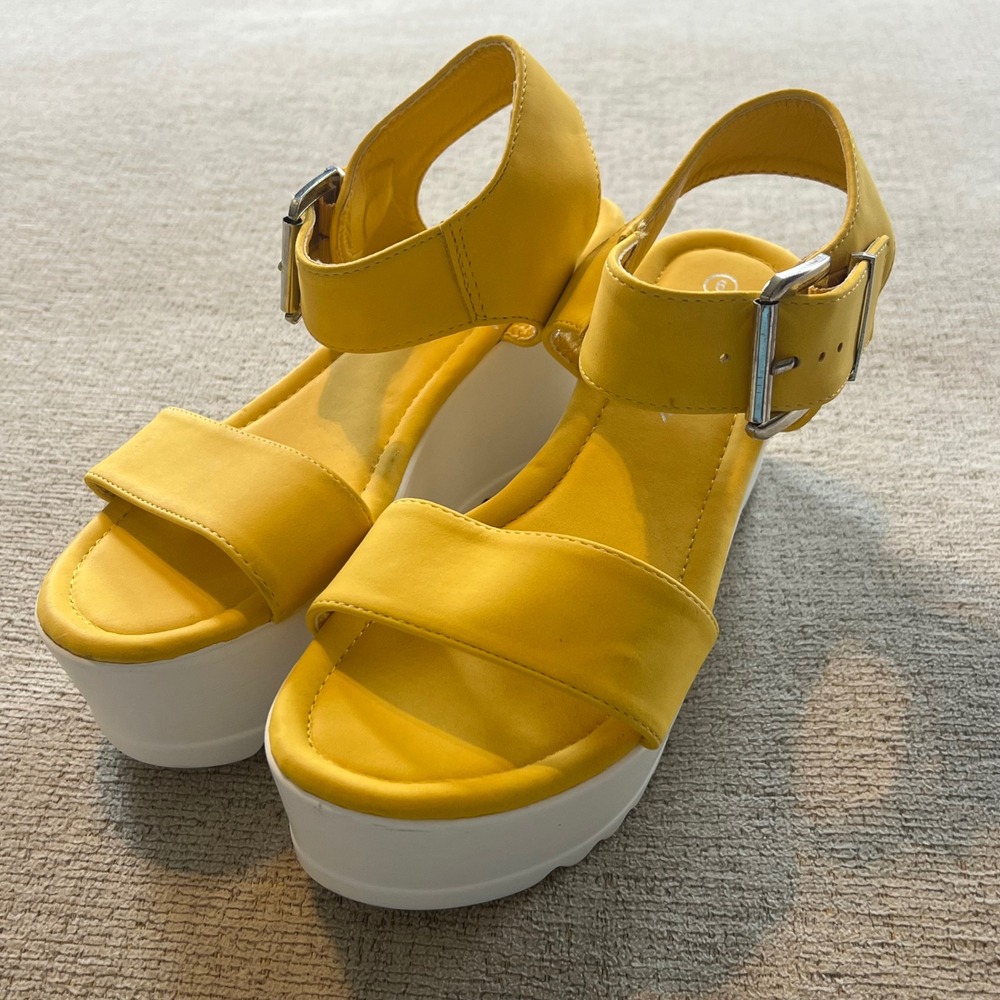 Herstyle Womens Yellow Platform Sandals Chunky White Sawtooth Sole Buckle Size 6